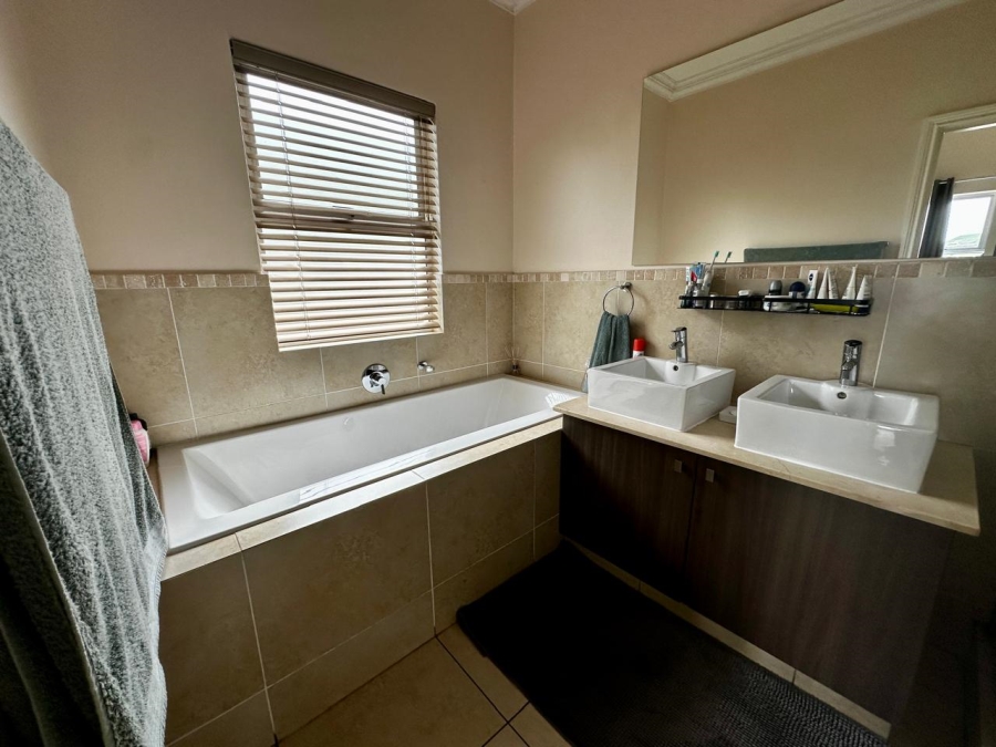 To Let 3 Bedroom Property for Rent in Kindlewood Estate KwaZulu-Natal