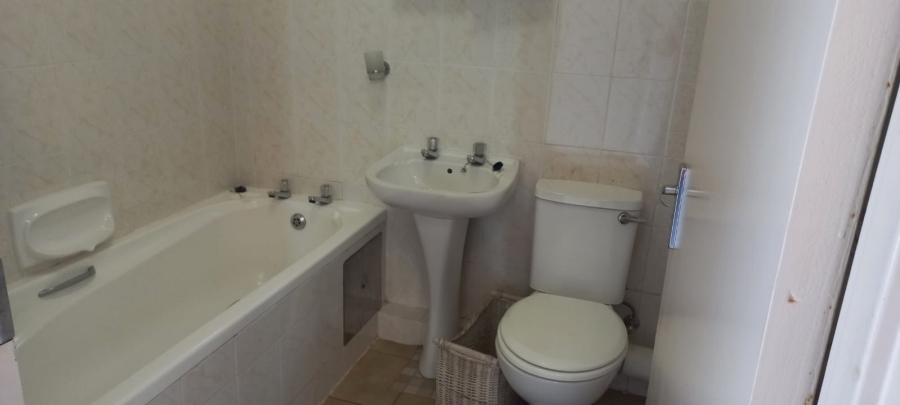 2 Bedroom Property for Sale in Uvongo KwaZulu-Natal