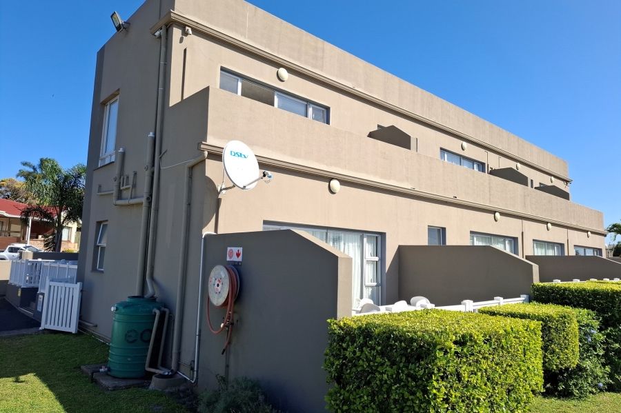 15 Bedroom Property for Sale in St Michaels On Sea KwaZulu-Natal