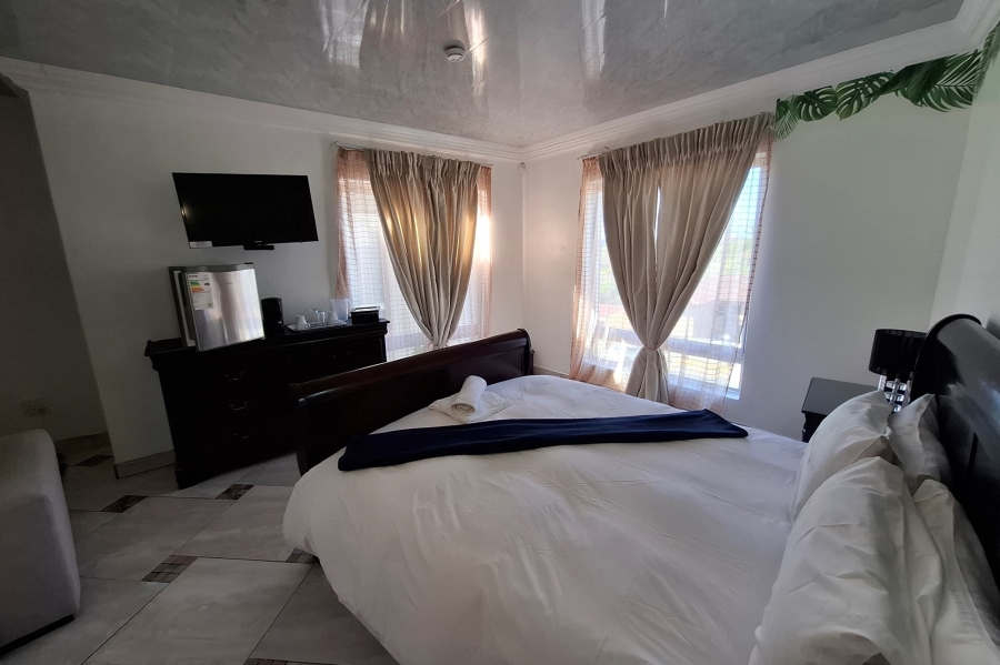 15 Bedroom Property for Sale in St Michaels On Sea KwaZulu-Natal