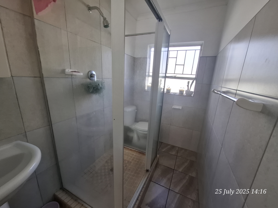 3 Bedroom Property for Sale in Huttenheights KwaZulu-Natal
