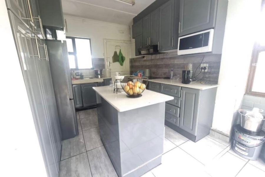 3 Bedroom Property for Sale in Montclair KwaZulu-Natal