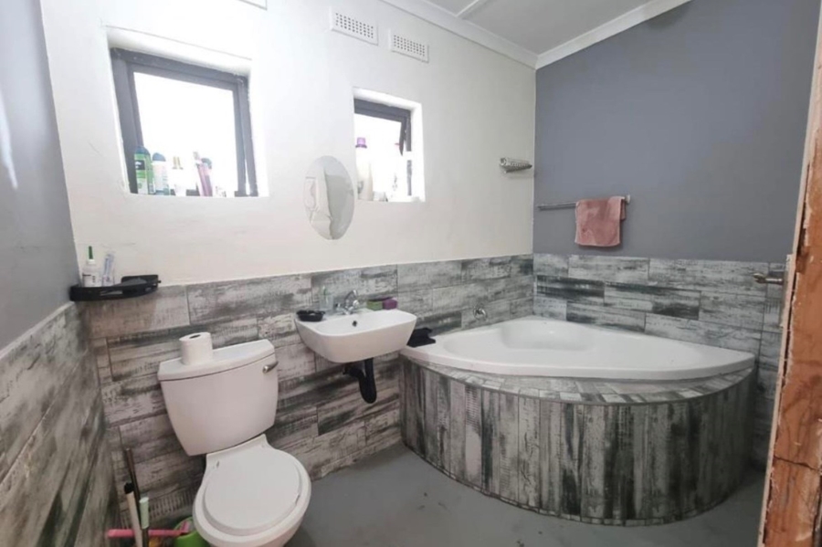 3 Bedroom Property for Sale in Montclair KwaZulu-Natal