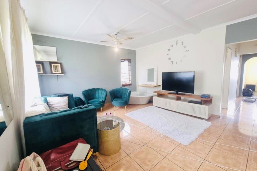 3 Bedroom Property for Sale in Montclair KwaZulu-Natal