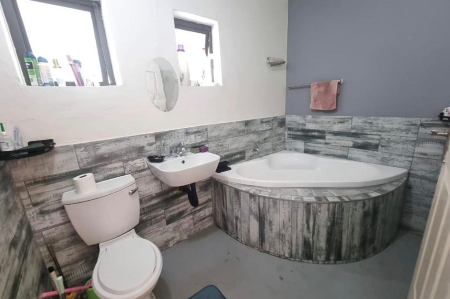 3 Bedroom Property for Sale in Montclair KwaZulu-Natal