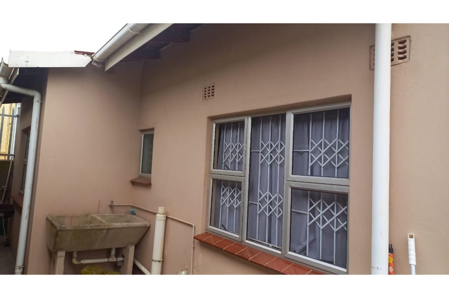 To Let 1 Bedroom Property for Rent in Woodview KwaZulu-Natal