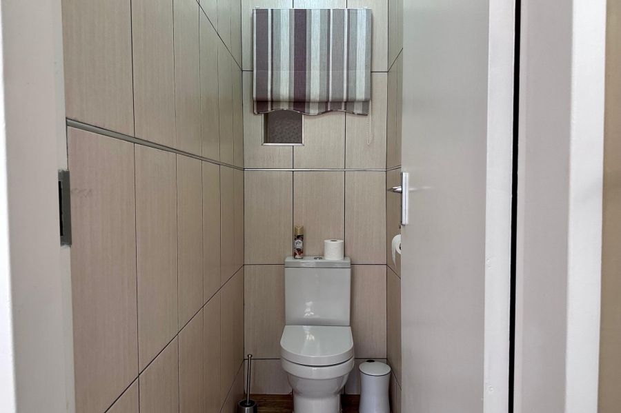 9 Bedroom Property for Sale in Huttenheights KwaZulu-Natal