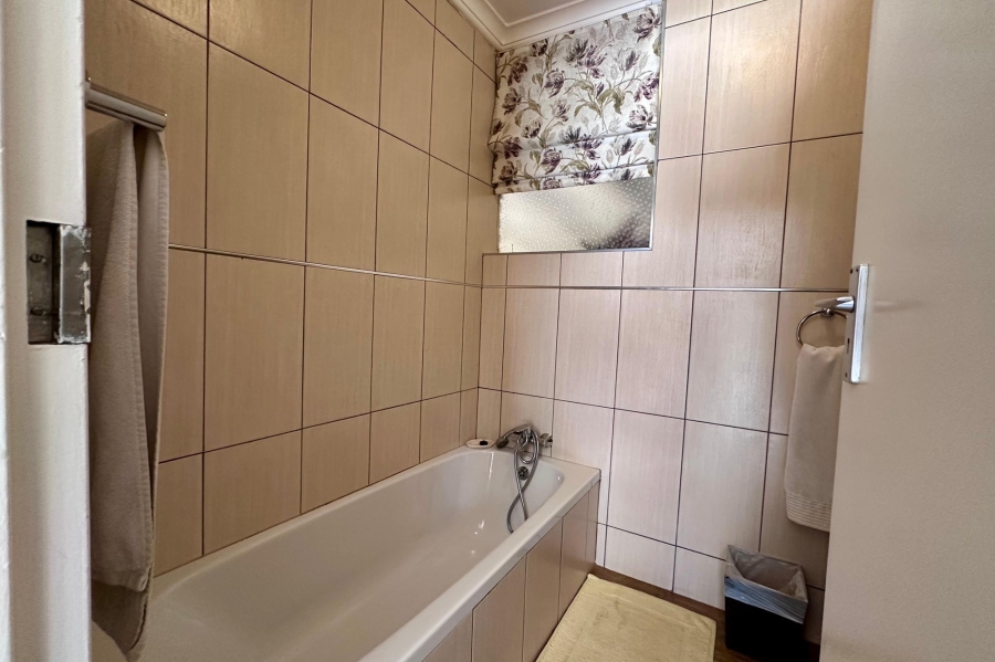 9 Bedroom Property for Sale in Huttenheights KwaZulu-Natal