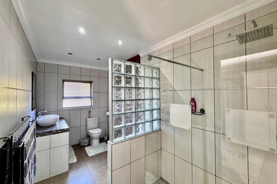 9 Bedroom Property for Sale in Huttenheights KwaZulu-Natal