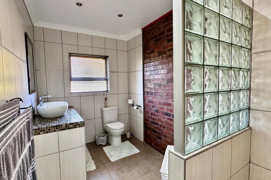9 Bedroom Property for Sale in Huttenheights KwaZulu-Natal