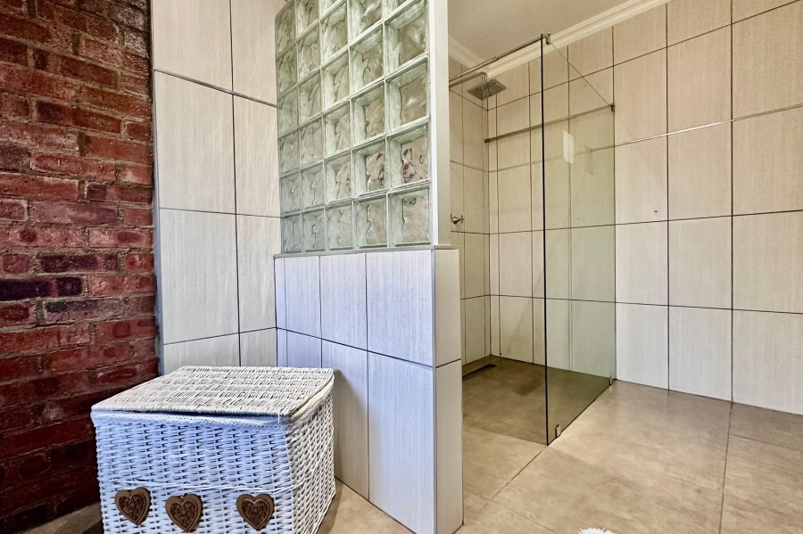 9 Bedroom Property for Sale in Huttenheights KwaZulu-Natal