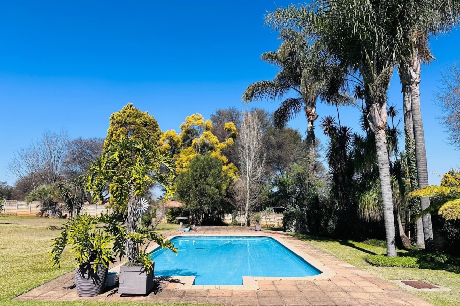 9 Bedroom Property for Sale in Huttenheights KwaZulu-Natal