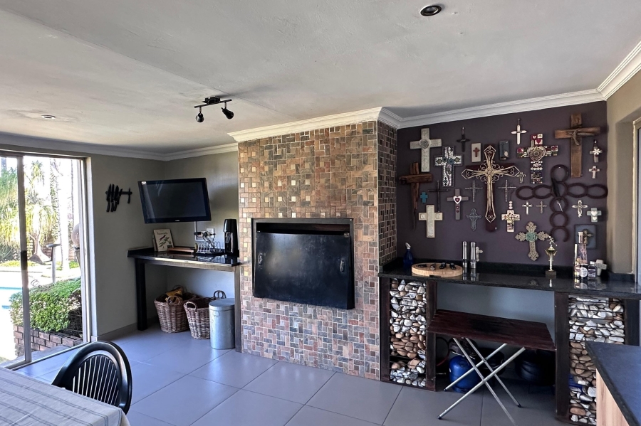 9 Bedroom Property for Sale in Huttenheights KwaZulu-Natal