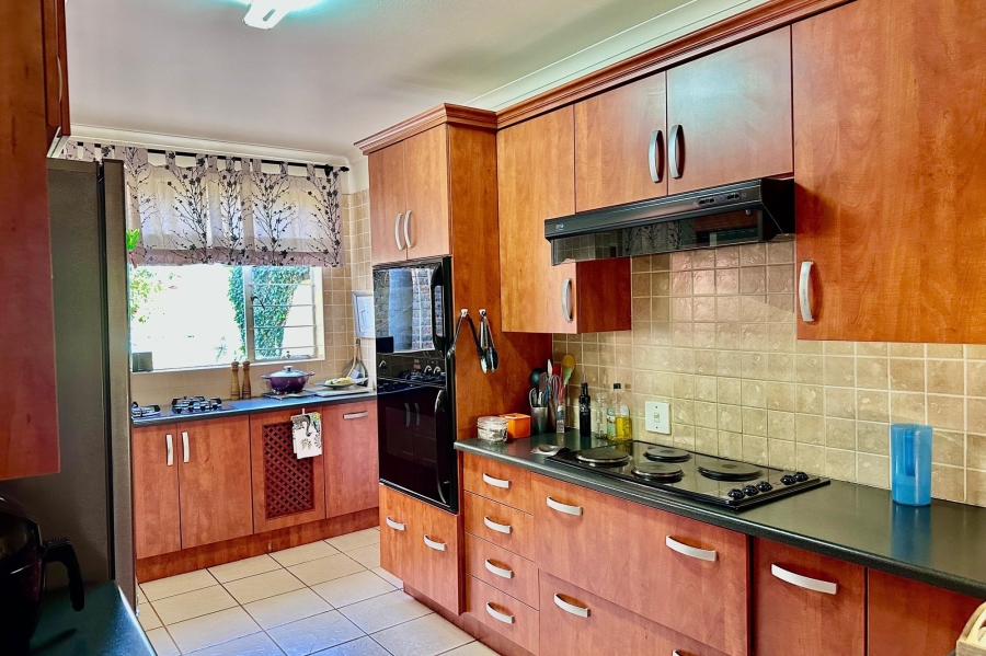 9 Bedroom Property for Sale in Huttenheights KwaZulu-Natal