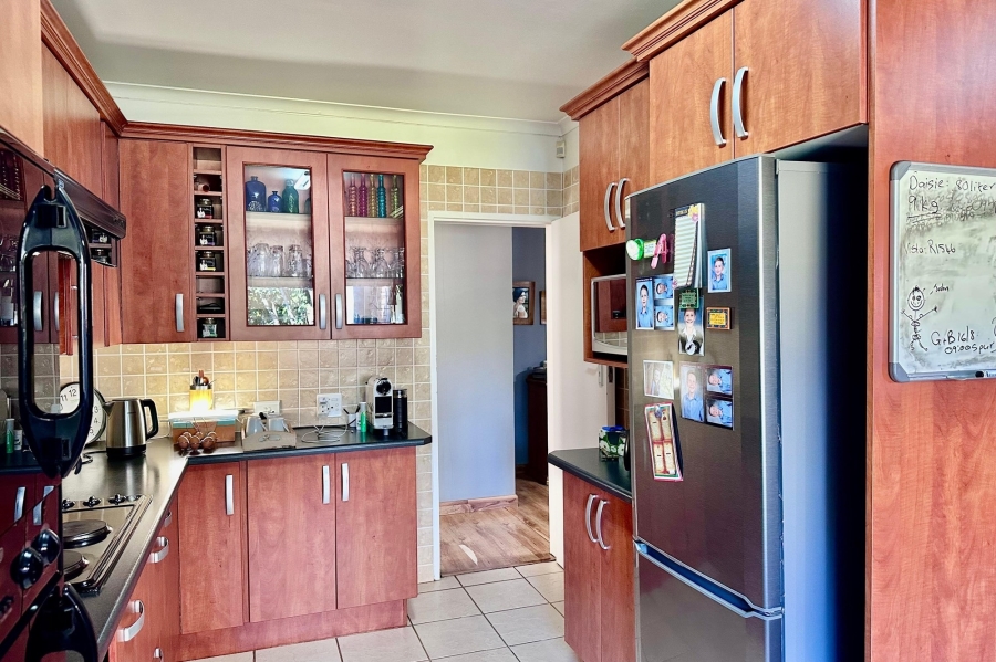 9 Bedroom Property for Sale in Huttenheights KwaZulu-Natal