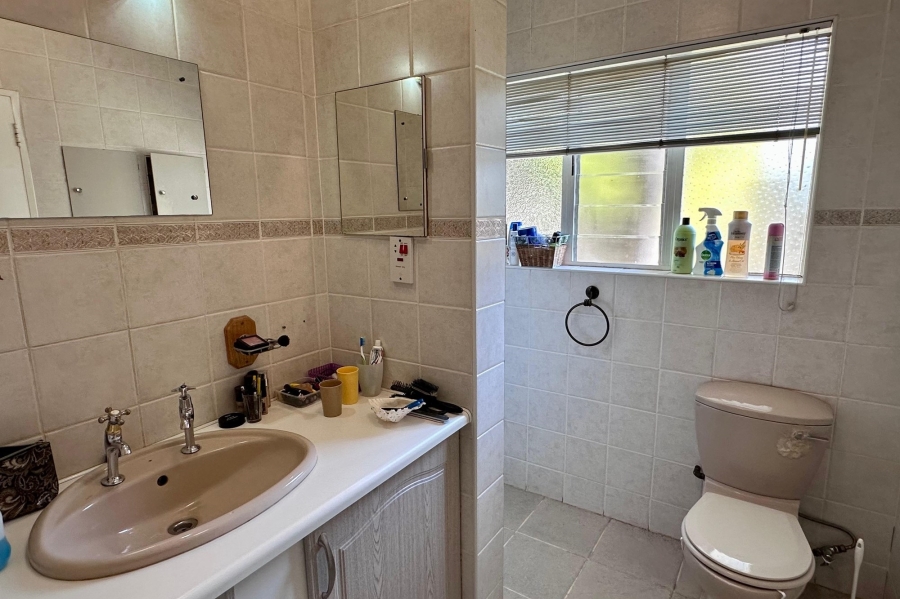 9 Bedroom Property for Sale in Huttenheights KwaZulu-Natal