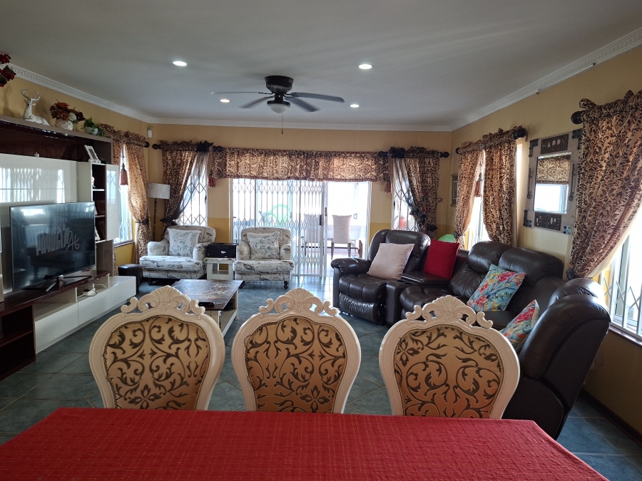 3 Bedroom Property for Sale in Uvongo Beach KwaZulu-Natal