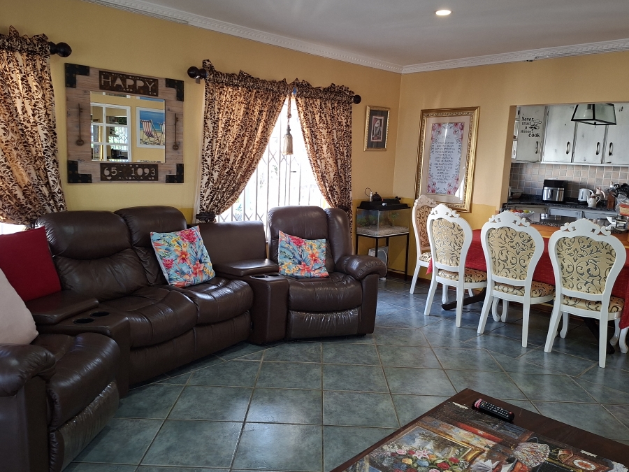3 Bedroom Property for Sale in Uvongo Beach KwaZulu-Natal