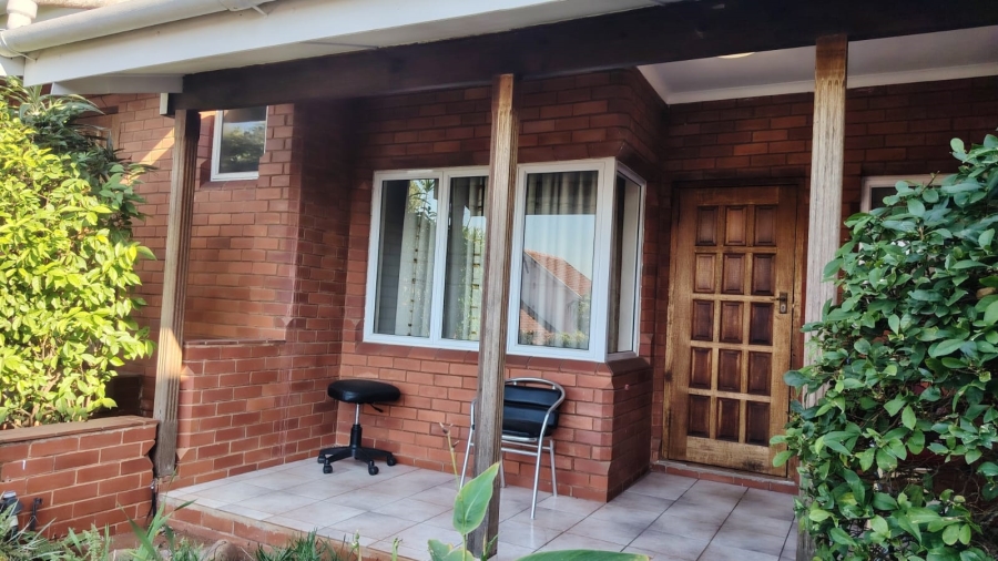 3 Bedroom Property for Sale in Essenwood KwaZulu-Natal