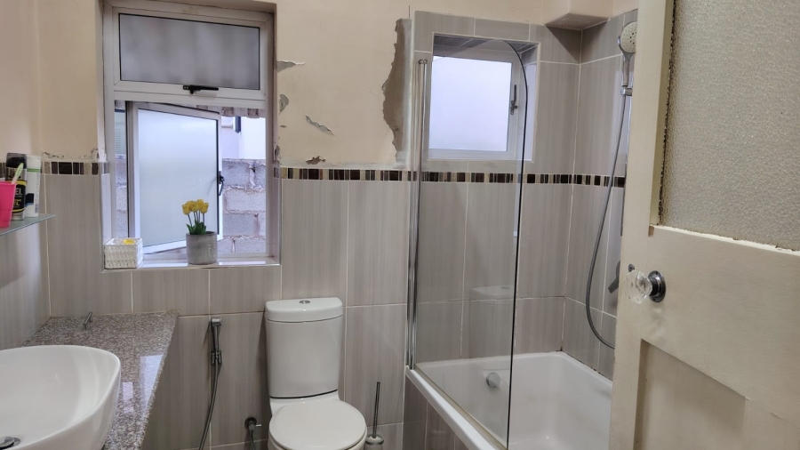 3 Bedroom Property for Sale in Essenwood KwaZulu-Natal
