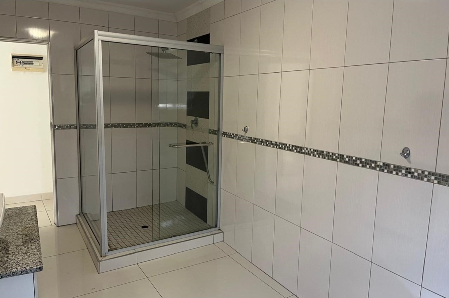 To Let 4 Bedroom Property for Rent in Caneside KwaZulu-Natal