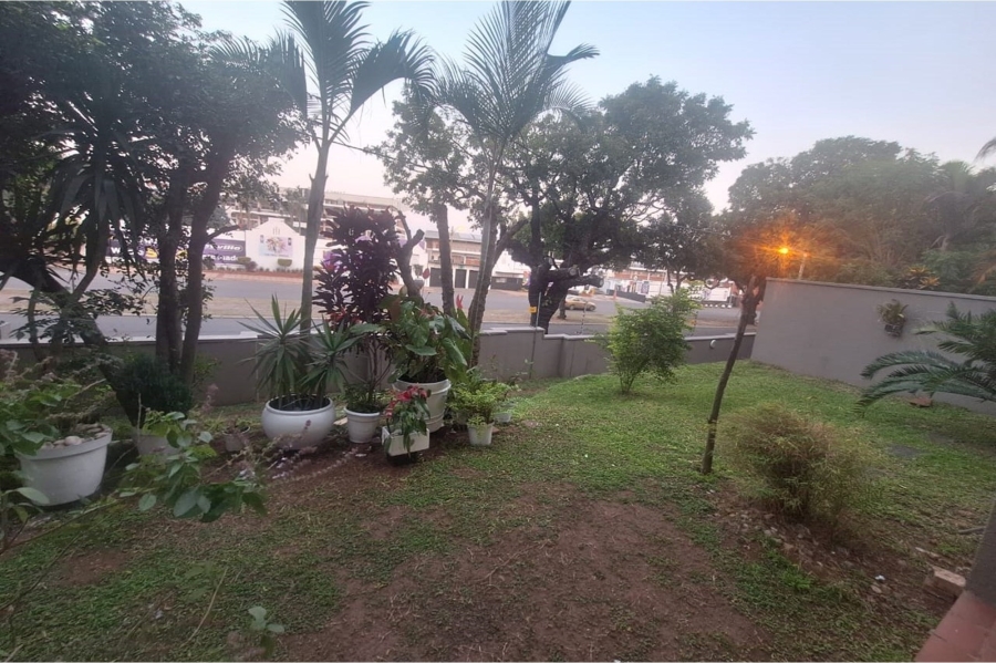 1 Bedroom Property for Sale in Essenwood KwaZulu-Natal