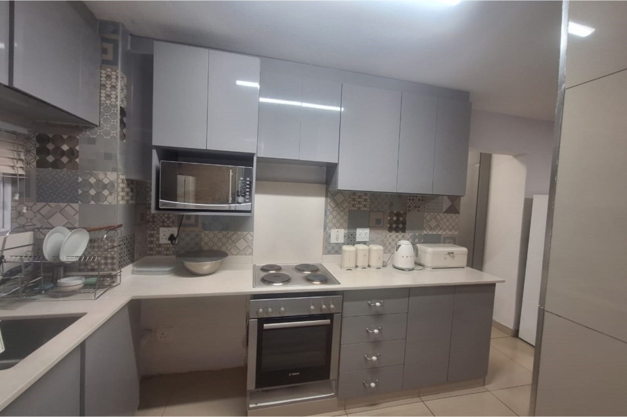 1 Bedroom Property for Sale in Essenwood KwaZulu-Natal
