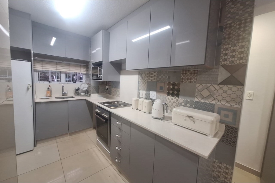 1 Bedroom Property for Sale in Essenwood KwaZulu-Natal