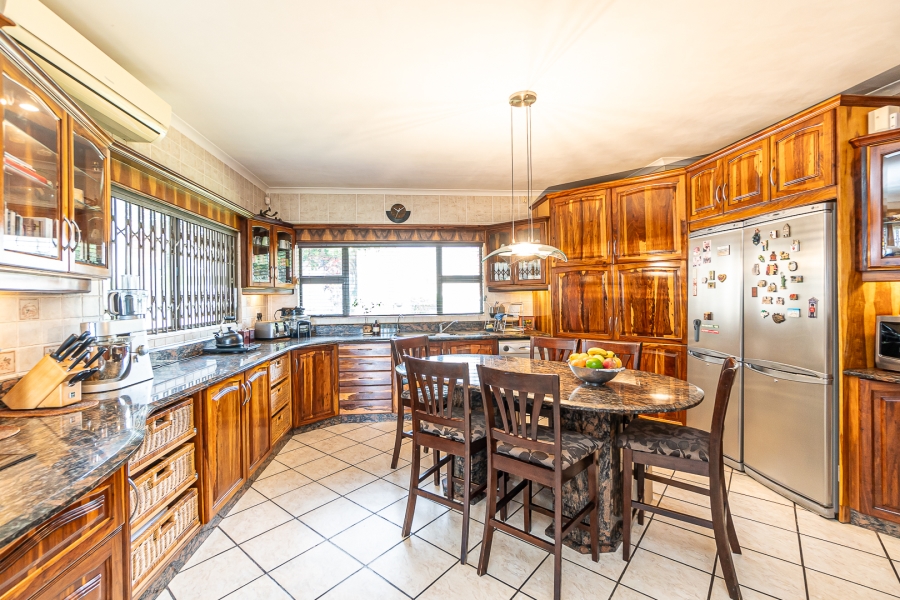 5 Bedroom Property for Sale in Athlone Park KwaZulu-Natal