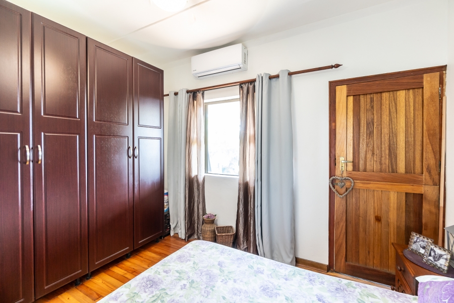 5 Bedroom Property for Sale in Athlone Park KwaZulu-Natal