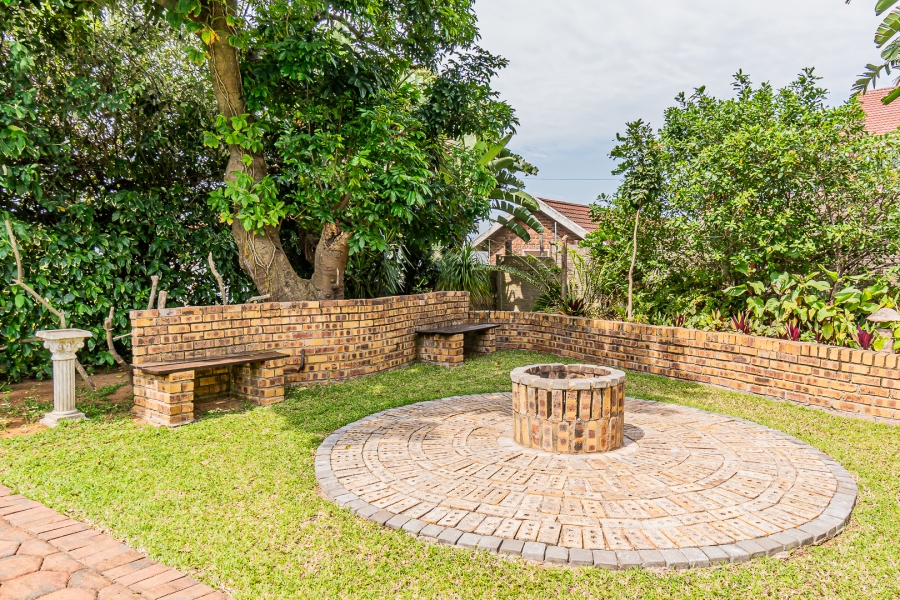 5 Bedroom Property for Sale in Athlone Park KwaZulu-Natal