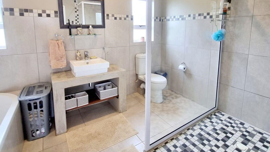 4 Bedroom Property for Sale in Clansthal KwaZulu-Natal