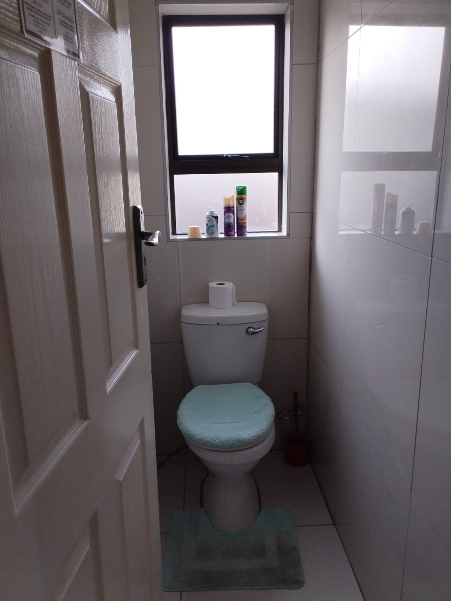 2 Bedroom Property for Sale in Overport KwaZulu-Natal