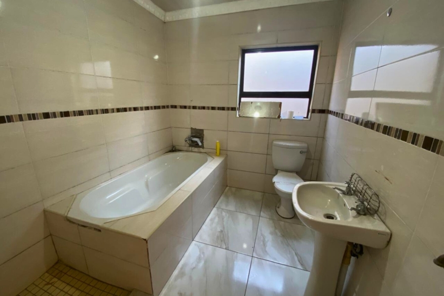 3 Bedroom Property for Sale in Bhekuzulu KwaZulu-Natal