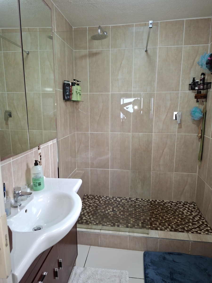 3 Bedroom Property for Sale in Uvongo Beach KwaZulu-Natal