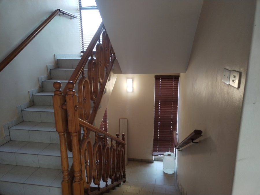 5 Bedroom Property for Sale in Isipingo Hills KwaZulu-Natal