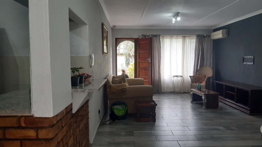 To Let 2 Bedroom Property for Rent in Amanzimtoti KwaZulu-Natal