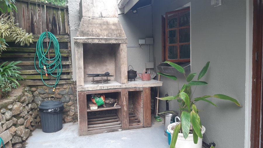 To Let 2 Bedroom Property for Rent in Amanzimtoti KwaZulu-Natal