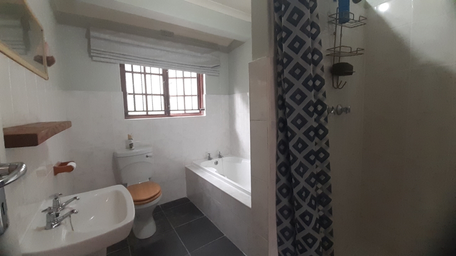 To Let 2 Bedroom Property for Rent in Amanzimtoti KwaZulu-Natal