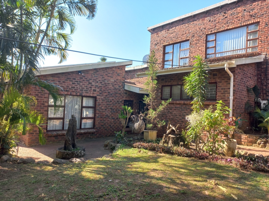 5 Bedroom Property for Sale in Amanzimtoti KwaZulu-Natal
