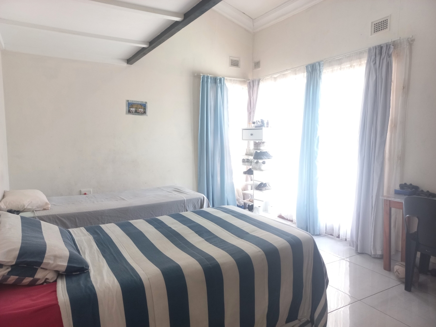 5 Bedroom Property for Sale in Amanzimtoti KwaZulu-Natal