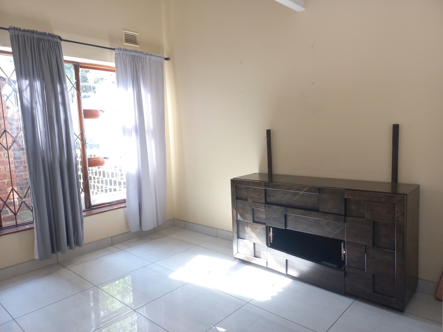 5 Bedroom Property for Sale in Amanzimtoti KwaZulu-Natal