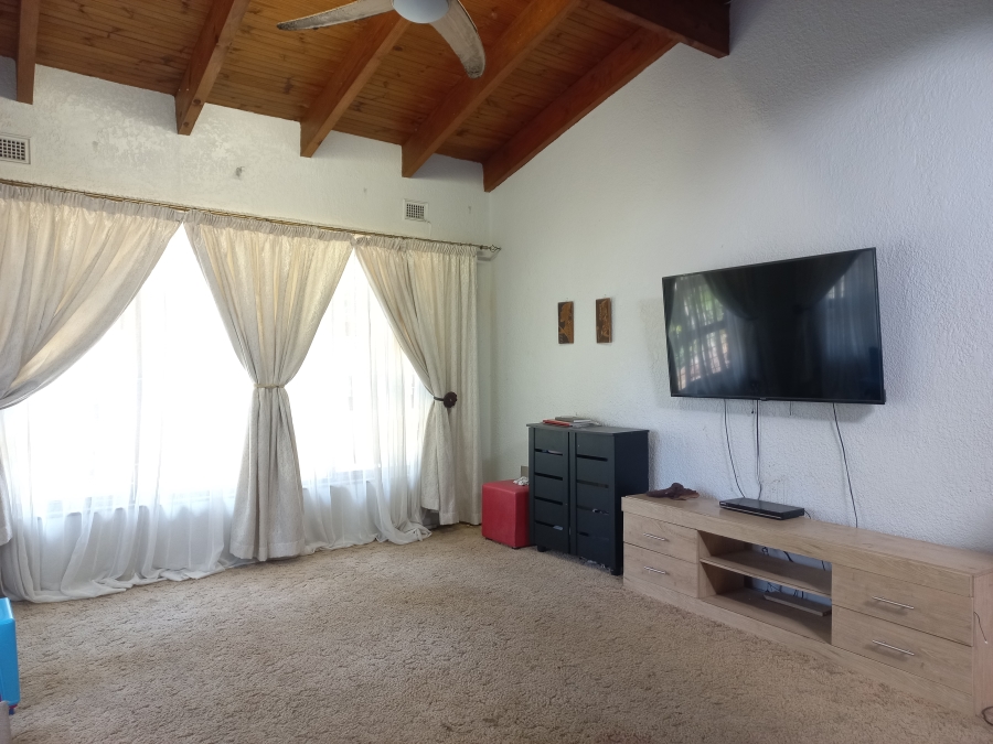 5 Bedroom Property for Sale in Amanzimtoti KwaZulu-Natal