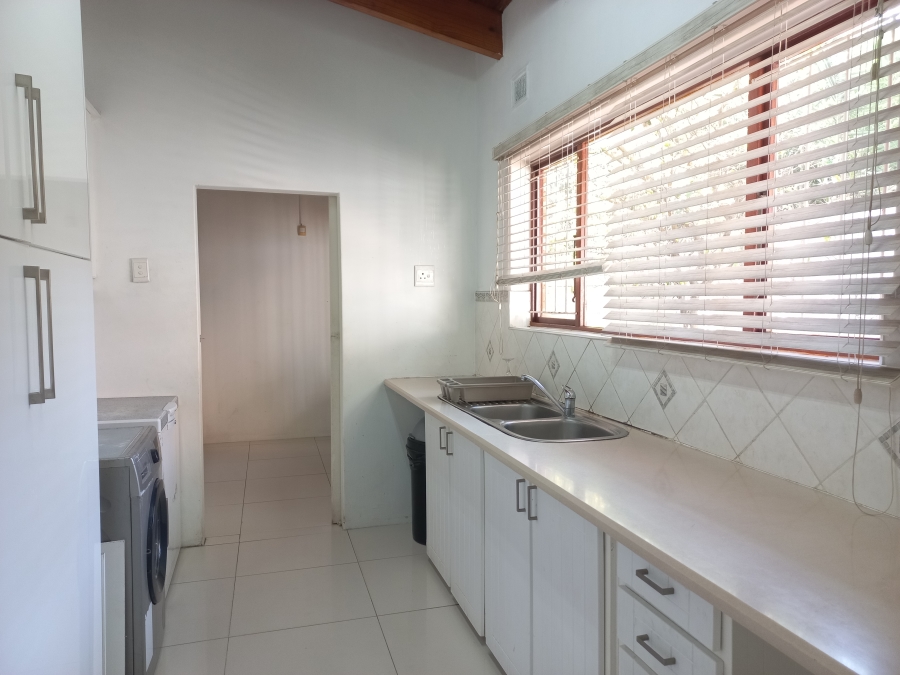 5 Bedroom Property for Sale in Amanzimtoti KwaZulu-Natal