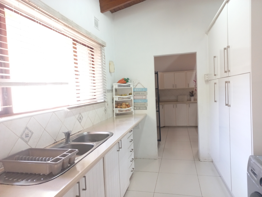 5 Bedroom Property for Sale in Amanzimtoti KwaZulu-Natal