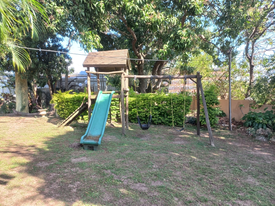 5 Bedroom Property for Sale in Amanzimtoti KwaZulu-Natal
