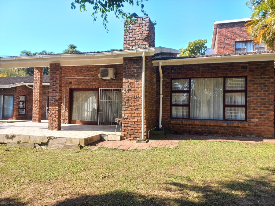 5 Bedroom Property for Sale in Amanzimtoti KwaZulu-Natal