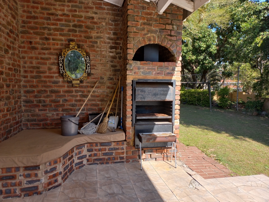 5 Bedroom Property for Sale in Amanzimtoti KwaZulu-Natal