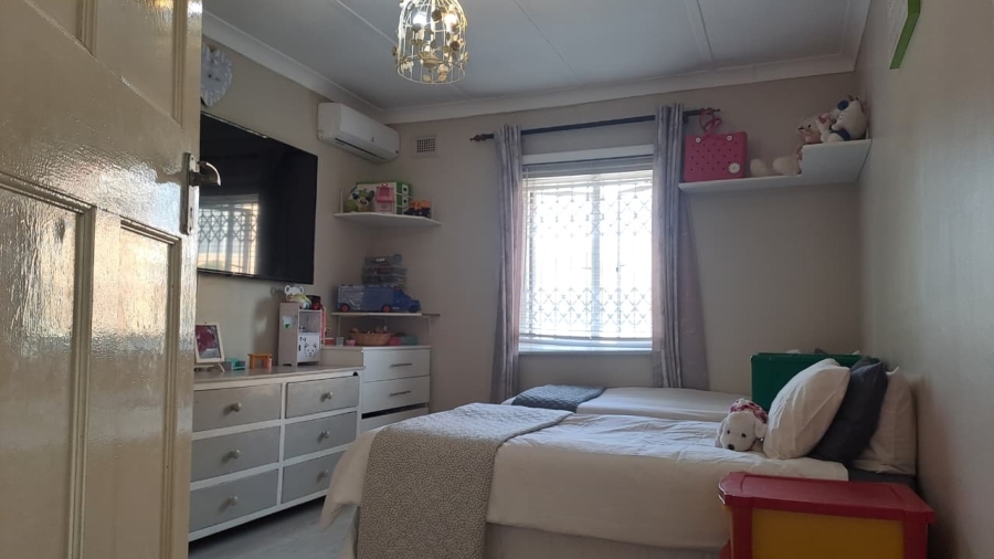 4 Bedroom Property for Sale in Brighton Beach KwaZulu-Natal