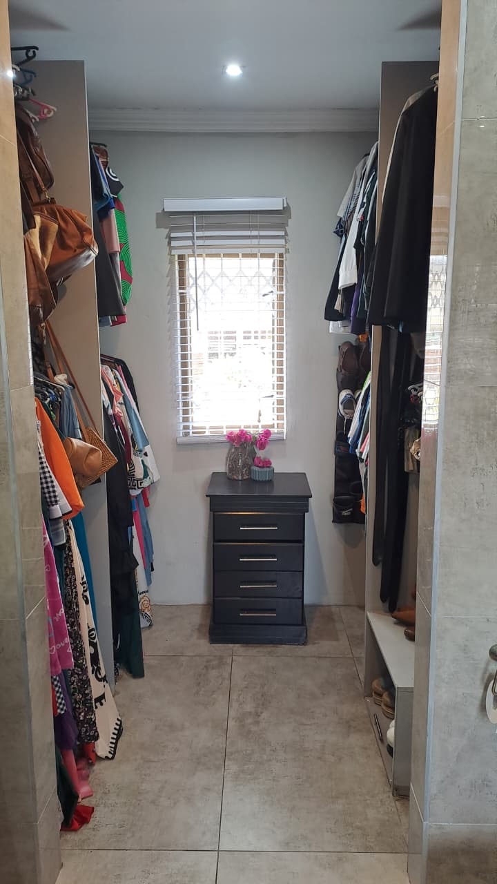 4 Bedroom Property for Sale in Brighton Beach KwaZulu-Natal